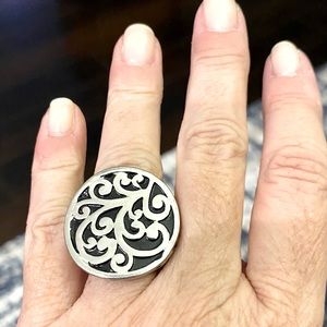 Silver stretch ring